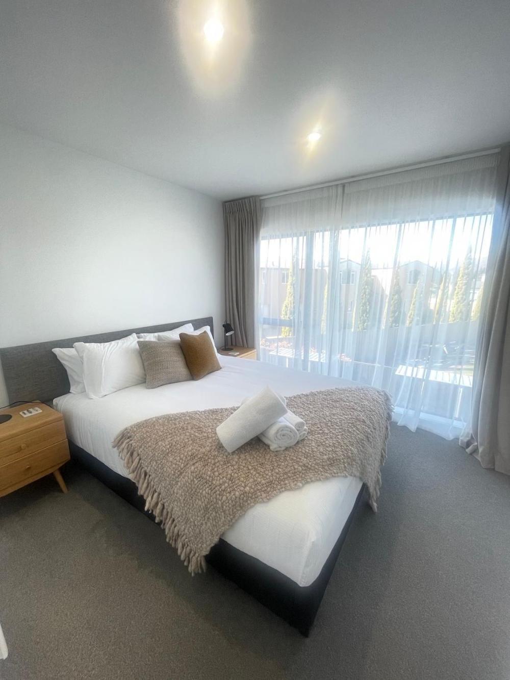 Alpine Junction Townhouse Apartments, Lodge & Hotel واناكا المظهر الخارجي الصورة